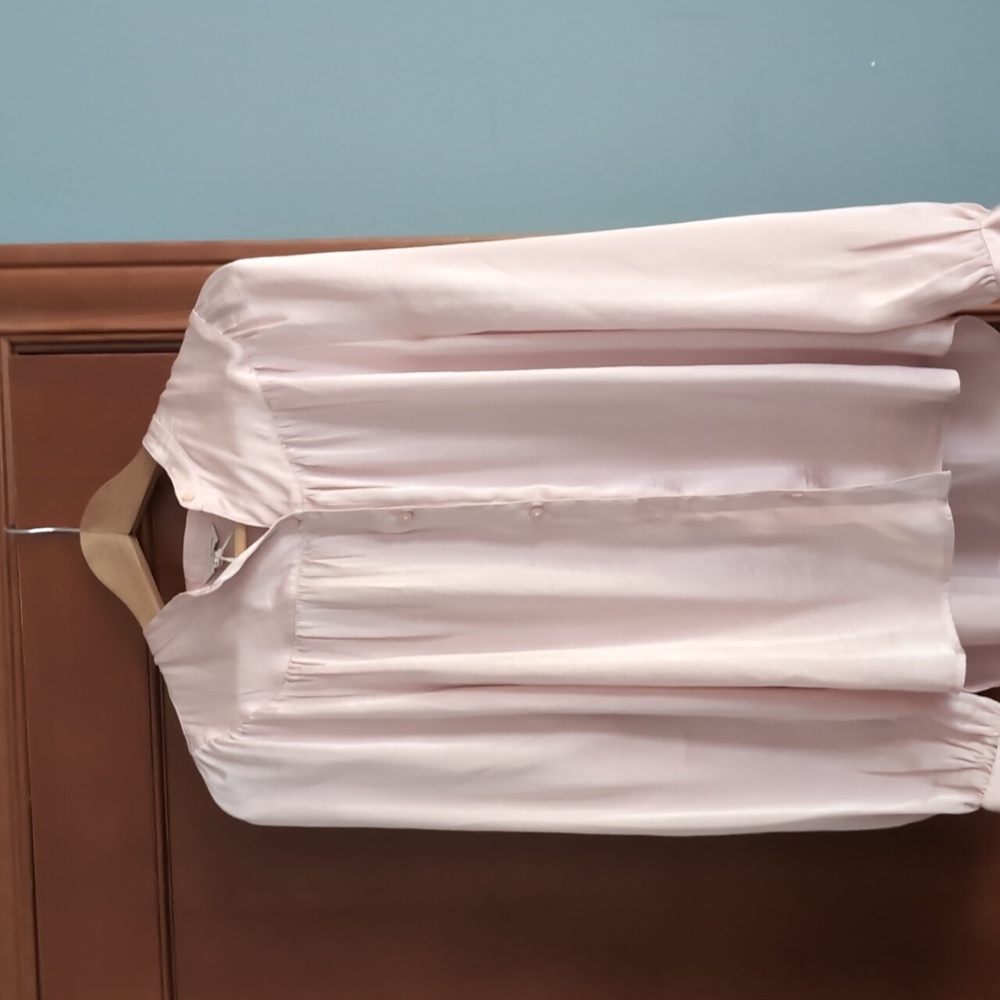 Light pink silk-like blouse L